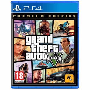 Na obrazku widać pudełko gry Grand Theft Auto V GTA 5 gra na konsole PS4. Jest ona podzielona w nieregularne części przypominające prostokąty. o nieregularnych bokach. W rzędzie górnym są 3 części: z helikopterem, z mężczyzną w masce ochronnej. motocyklista z bronią. Na środku występuje tytuł gry Grand Theft Auto V (w skrócie GTA 5) a po bokach występuje kobieta z telefonem a po prawej mężczyzna z bronią. Niżej można zauważyć szczekającego psa, jednego mężczyznę na skuterze wodnym, a drugiego z rewolwerem. Na ostatnim elemencie w prawym dolnym rogu występuje czarne luksusowe auto i obok niego policja. Na samej górze ilustracji znajduje się emblemat z napisem "Premium Edition"