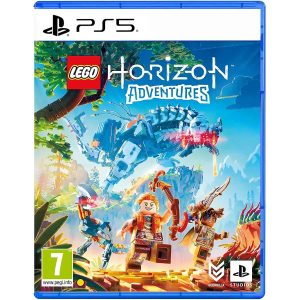 The image shows the box for the LEGO Horizon Adventures game for the PS5 console. The illustration shows the world of Horizon with characters and the environment in the shape of assembled Lego blocks. You can see a mountainous terrain, on which two characters run towards the viewer. Behind them is a large monster resembling a mechanical dinosaur. Above everything in the sky, you can see the title of the game LEGO Horizon Adventures.