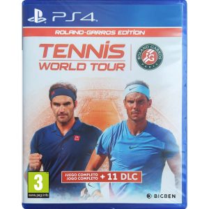 The image shows the box for the game Tennis World Tour : Roland-Garros Edition for the PS4 console. The illustration shows two professional tennis players. In the background, you can see an orange court with spectators. At the top, you can see the title of the game Tennis World Tour Roland-Garros Edition.